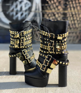Lisa Black Platform Boots